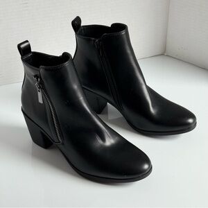 Jessica Cline Black Ankle Booties Size 7M